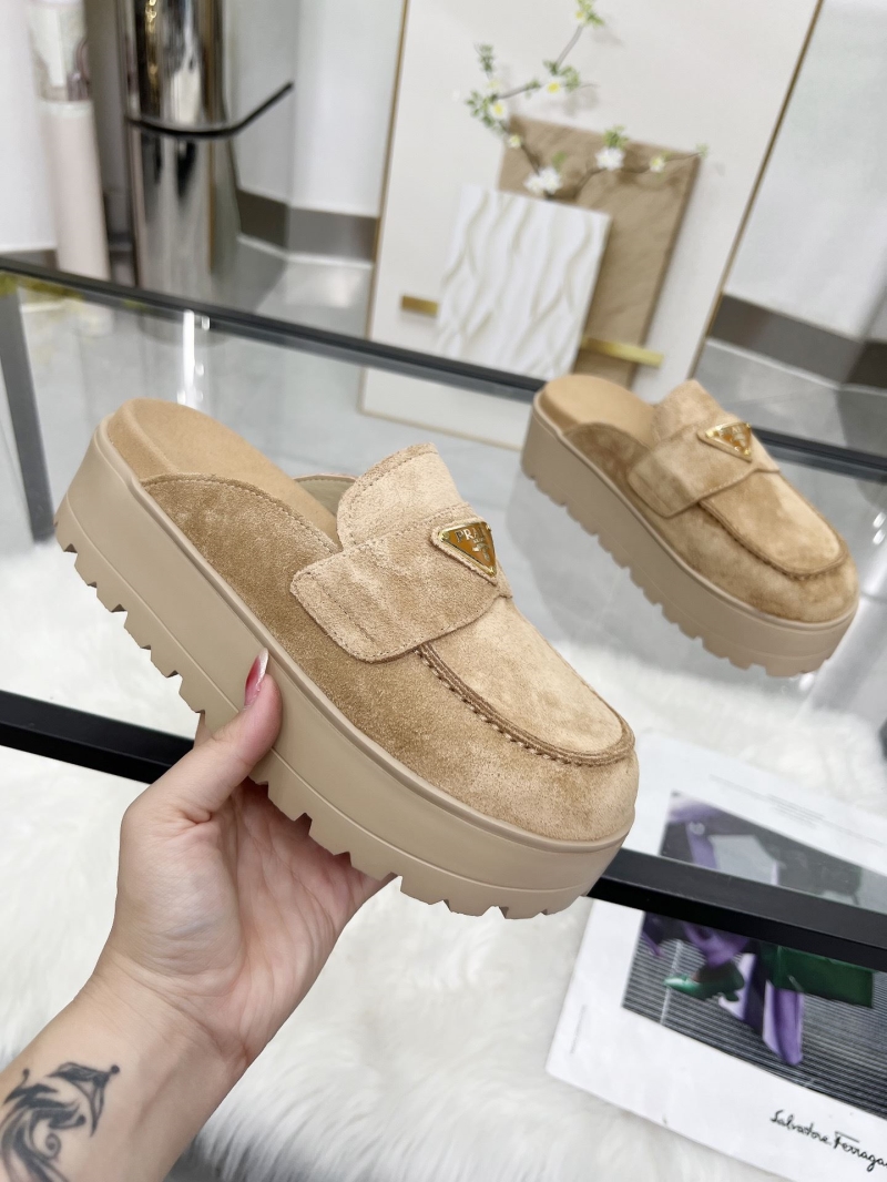Pra*a slippers
